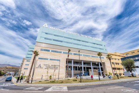 Alerta escolar en Almería por la hospitalización de una alumna al tragar piedras en el recreo