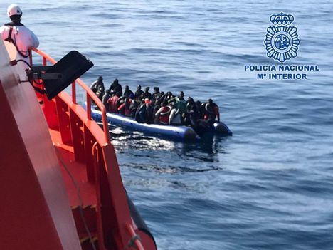 Arrestado en Almería el patrón de una frágil embarcación tras 18 horas a la deriva