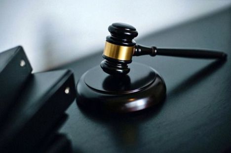 Condenado a dos años de prisión por abordar y besar a una menor en plena calle