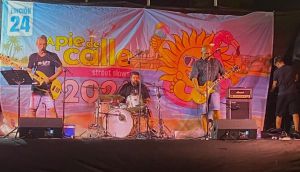 Contrapunto Rock Band ofreció un gran concierto en la Urbanización de Roquetas de Mar