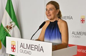 La Batalla de Flores de Almería despliega un desfile histórico con homenaje a la Patrona
