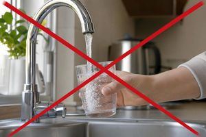 Fondón trabaja a contrarreloj para restablecer el agua tras sufrir una avería grave