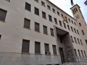 Condenado a prisión e internamiento un hombre por intentar ahogar a una mujer en una playa de Vera