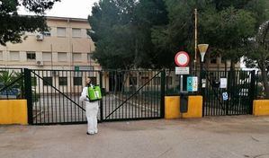 Ocho colegios de Almería recibirán 360.000 euros para reparar sus pistas deportivas tras un tenso debate