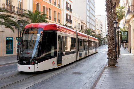 Almería explora de nuevo la llegada del tranvía con un análisis actualizado