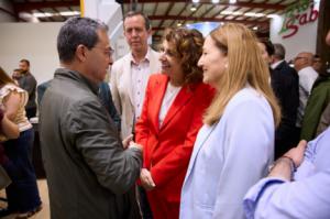 Montero refuerza en Níjar su respaldo al sector agrícola almeriense