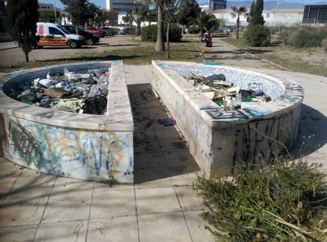 Abandono endémico de algunos parques de la capital