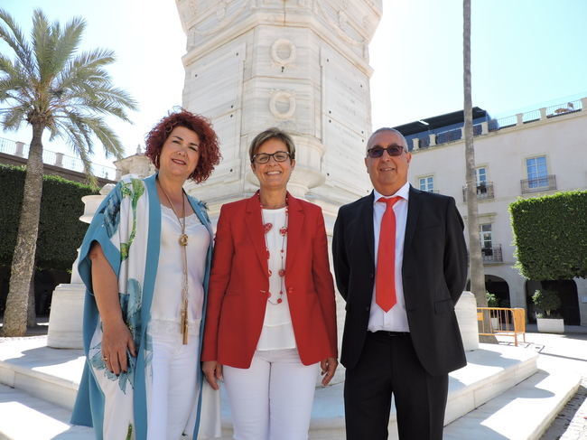 Amparo Ramírez y José Antonio Alfonso toman posesión como concejales del GMS en el Ayuntamiento de Almería