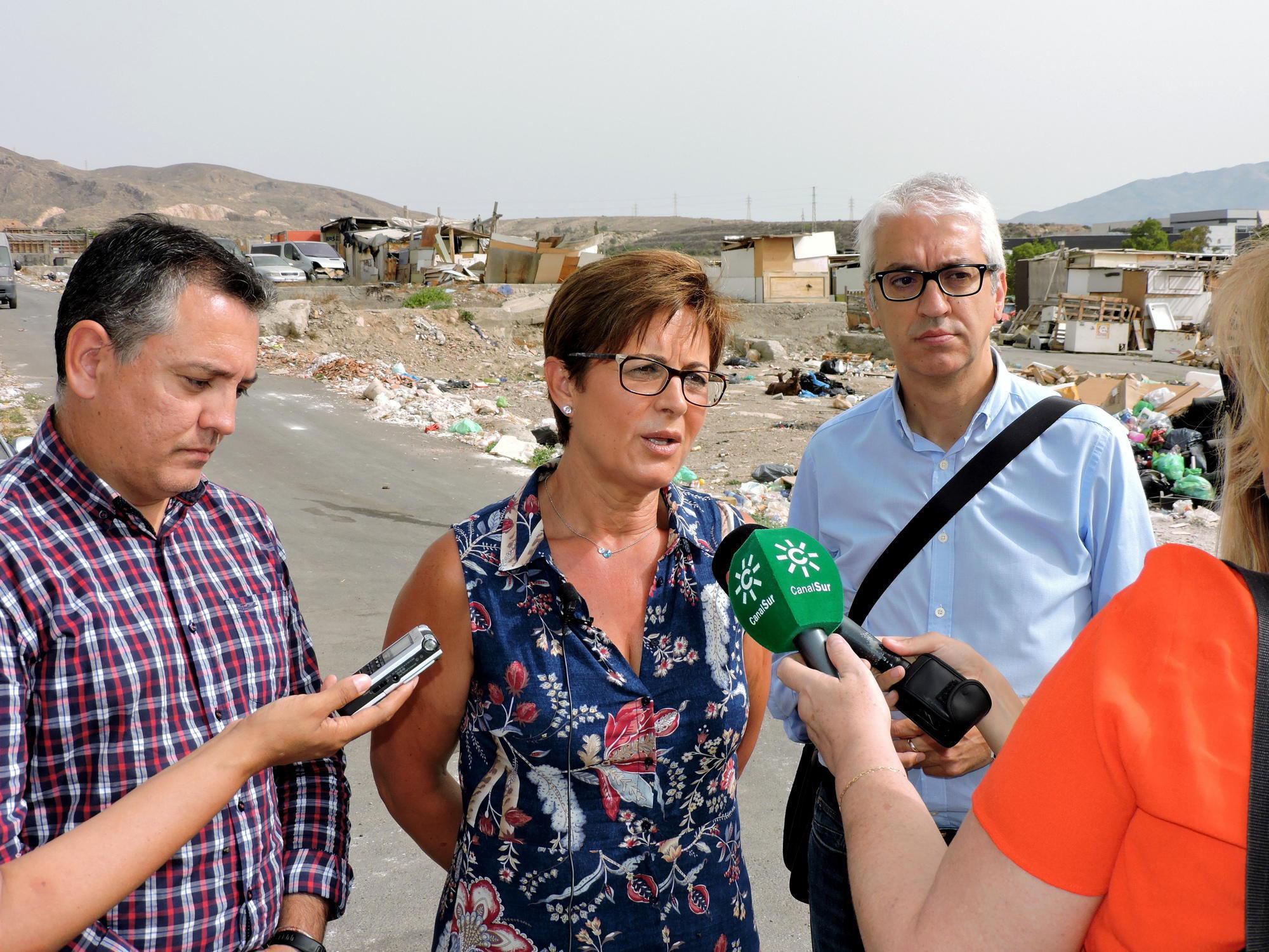 El PSOE exige un plan de limpieza urgente en Los Almendros en el entorno de la guardería
