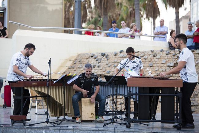 La OCAL sorprende con un fantástico concierto de percusión en la Rambla