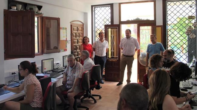 Andalucía Compromiso Digital, Ayuntamiento de Adra y la Asociación Acerobo promueven el taller de “Estrategia de Marketing Creativo y Social”
