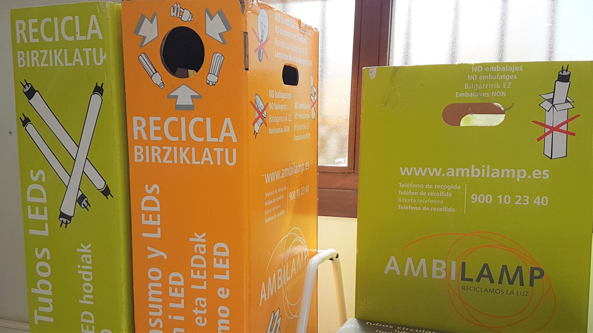Punto de recogida de bombillas tipo LED en el Ayuntamiento de Adra
