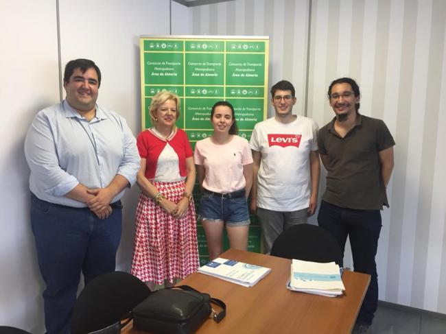 Nuevo servicio de bus entre la UAL y el Poniente