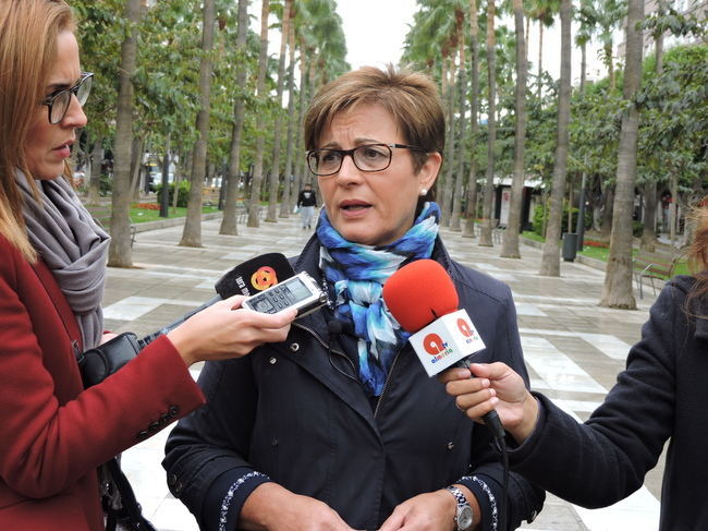 Valverde reclama que poner en marcha las medidas socialistas contra la violencia machista
