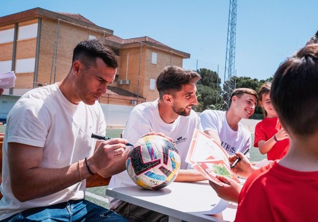 Jugadores de la UD Almería cierran el Campus de Semana Santa
