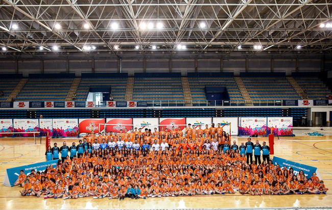 El concejal de Deportes visita la EDM de Voleibol Mintonette, con 550 jugadores