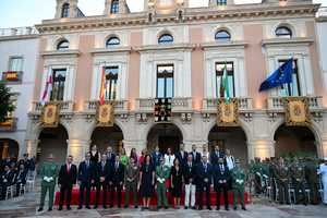 Almería rinde homenaje a La Legión con el Escudo de Oro