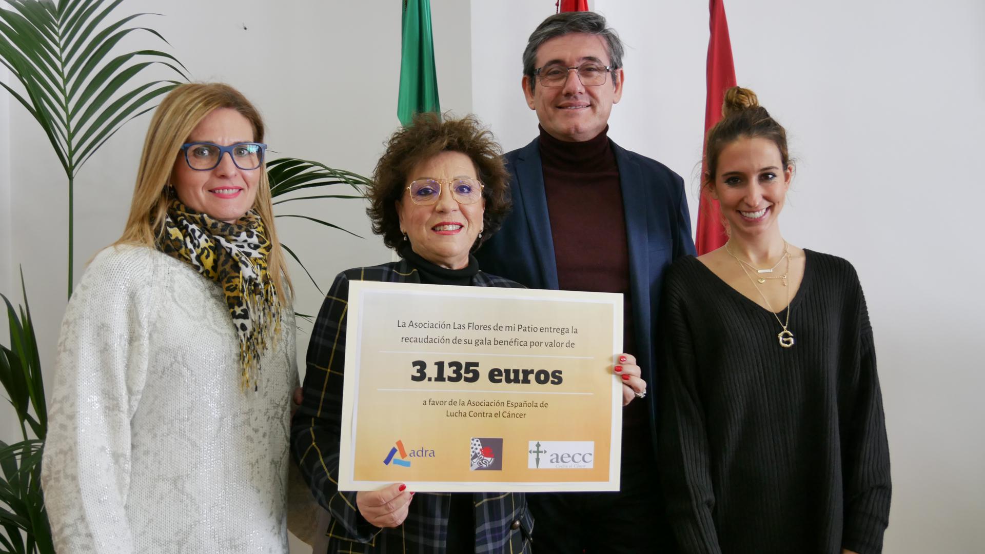 Las flores de mi patio hace entrega en Adr de más de 3.000 euros a la AECC
