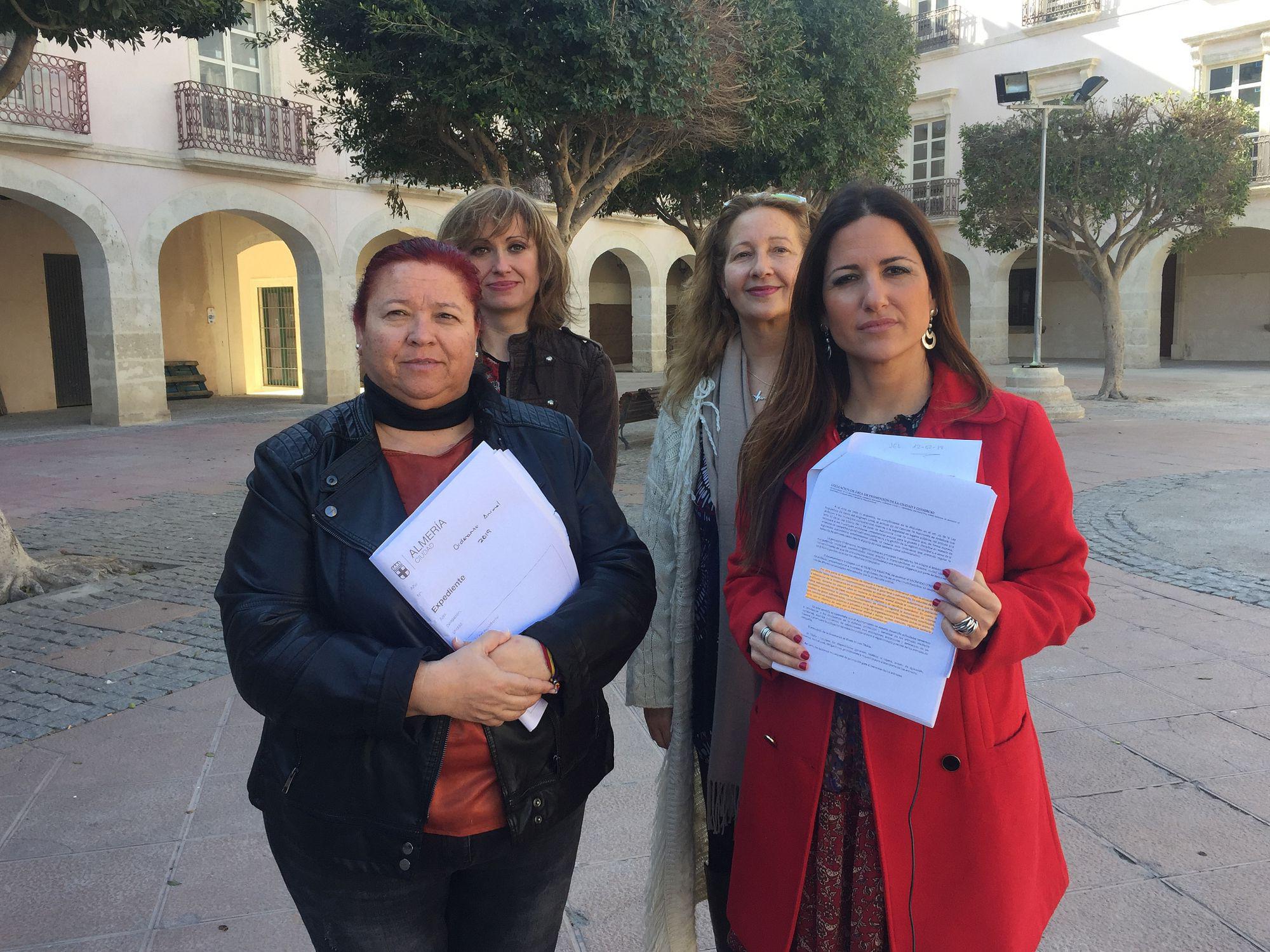 PSOE e IU denuncian que la ordenanza de mascotas olvida el sistema CER