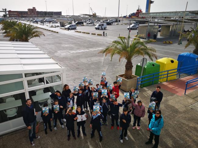 Escolares del colegio Amor de Dios conocen el Puerto de Almería