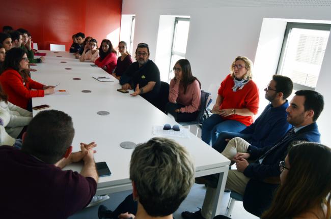 La Biblioteca Central acoge un debate sobre discapacidad y diversidad funcional