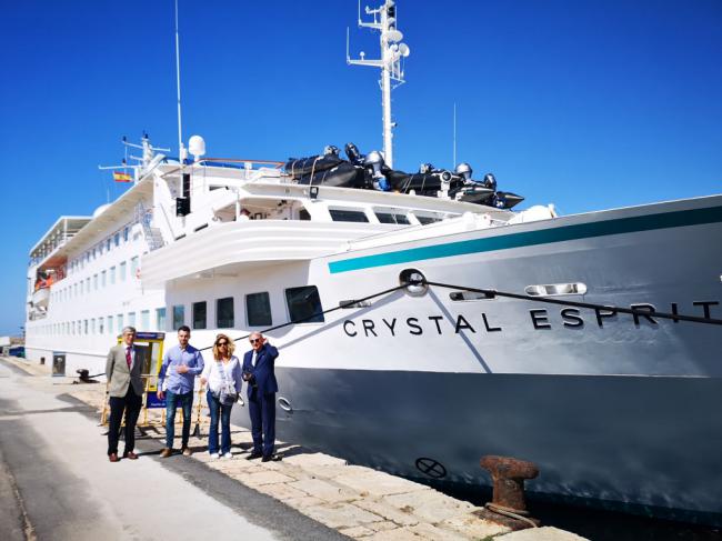 Caicedo da la bienvenida al crucero Crystal Esprit