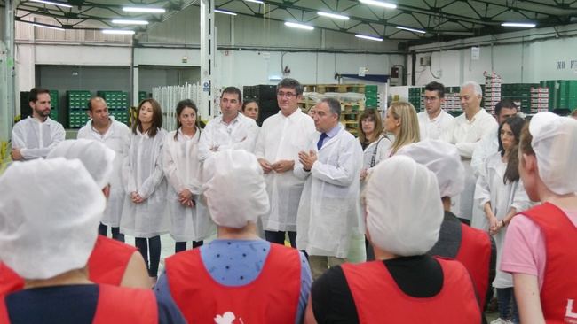 El consejero de Presidencia acude a Adra en apoyo al candidato del PP