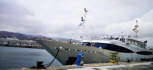El yate-crucero Harmony V hace su cuarta escala en el Puerto de Almería
