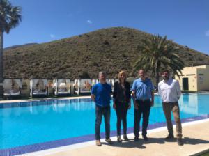 El delegado de Turismo visita el camping Los Escullos