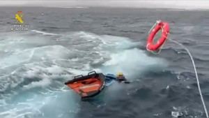 Guardia Civil rescata a un wingfoiler en Cabo de Gata