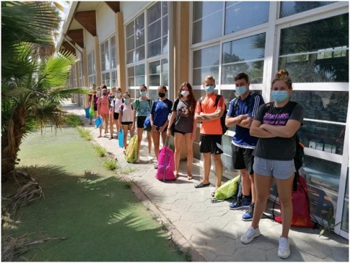 El Club Natación Almería comienza con 80 niños