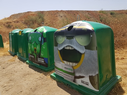 30 establecimientos de Adra se comprometen a incrementar el reciclaje de vidrio