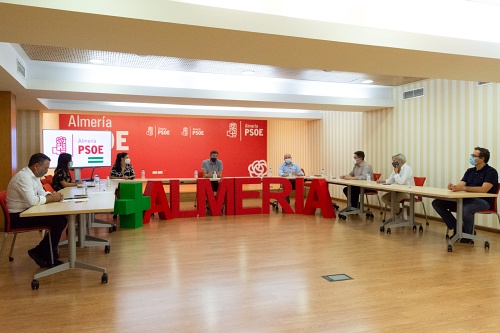 El PSOE critica que los consejeros de la Junta vengan a “vender humo”