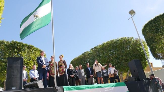 Manuel Cortés: “En Adra nos sentimos orgullosos de ser andaluces y españoles”