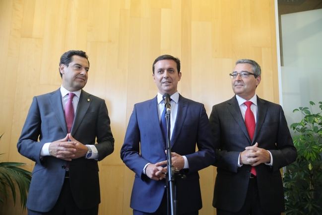 García acude al pleno de constitución de la Diputación de Málaga