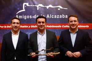 Amigos de la Alcazaba premia a Diputación por defender el patrimonio