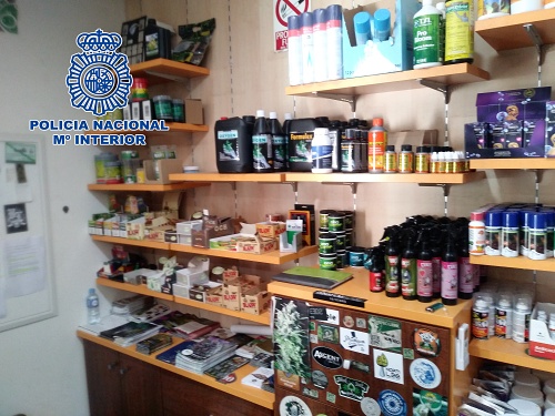 18 detenidos en Almería en el primer golpe a los establecimientos Growshop en España