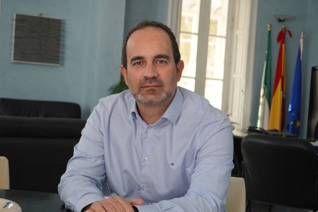 El PSOE alerta sobre el 'agujero económico' en Carboneras por incumplimientos del alcalde