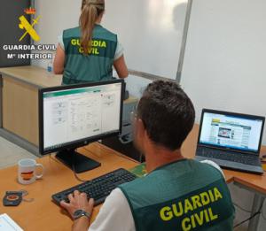Tres detenidos por obtener 15.000 euros con pólizas de seguro falsas