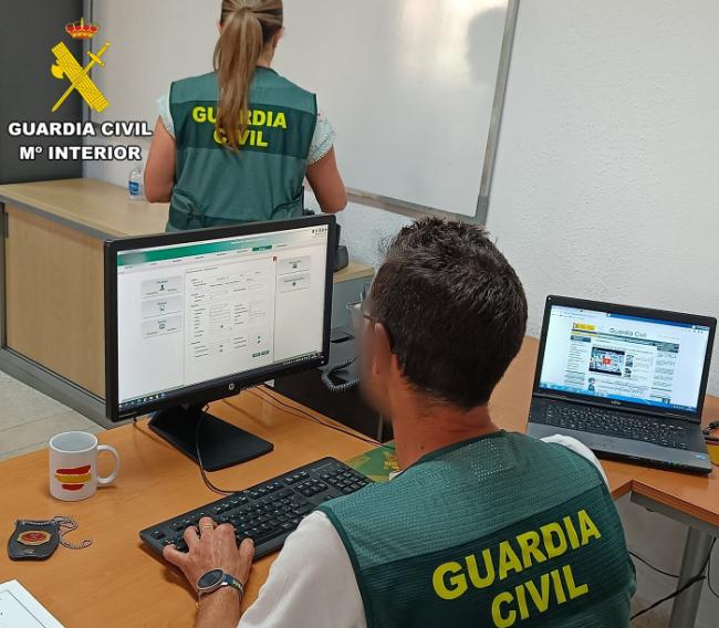 Tres detenidos por obtener 15.000 euros con pólizas de seguro falsas