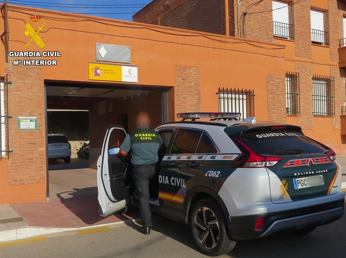 Atraco en Olula del Río al grito de "¡Hoy me tengo que cargar a alguien!!"