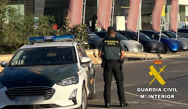 Desarticulado un grupo que compraba coches de lujo con identidades falsas
