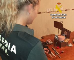 Sorprenden a un ladrón en un armario tras robar en dos viviendas de Huércal-Overa
