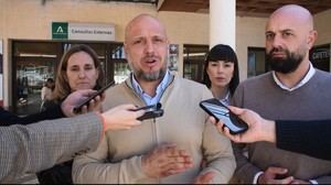 Vox denuncia precariedad en la sanidad de Almería: facultativos sin cobrar desde hace seis meses