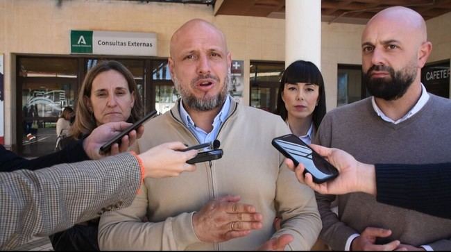 Vox denuncia precariedad en la sanidad de Almería: facultativos sin cobrar desde hace seis meses