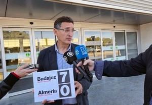 El PSOE critica la falta de acción del PP en vuelos a Madrid y Barcelona para Almería