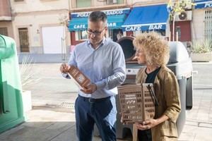 Almería logra un 6% de impropios en el contenedor marrón tras seis meses de uso