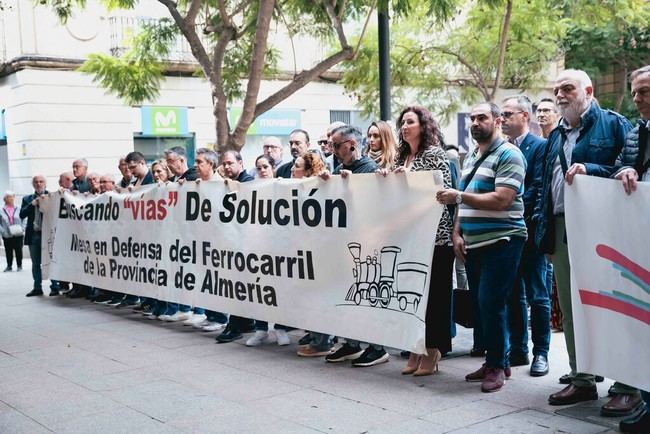 El PP impide la comparecencia de la Mesa del Tren en Almería