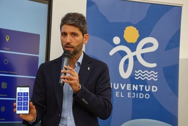 Más de 1.000 estudiantes de El Ejido reciben orientación juvenil gratuita