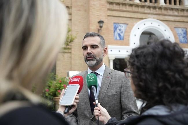 La Junta critica a Montero por liderar protesta sanitaria en Andalucía